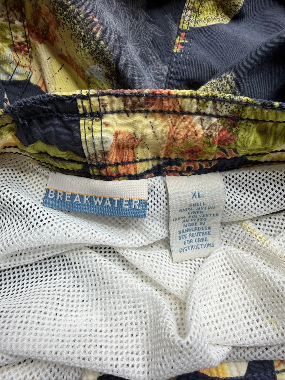 Breakwater Men’s Swim Trunks Floral Island Cubana Tabacos Print Size XL
